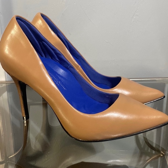 Classic Nude Leather Heels, size 10B NWOT. - Picture 3 of 14